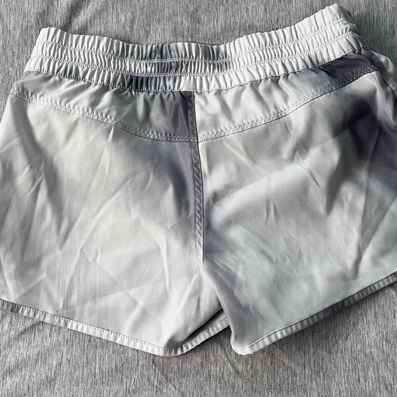 Lululemon shorts - Picture 3 of 7